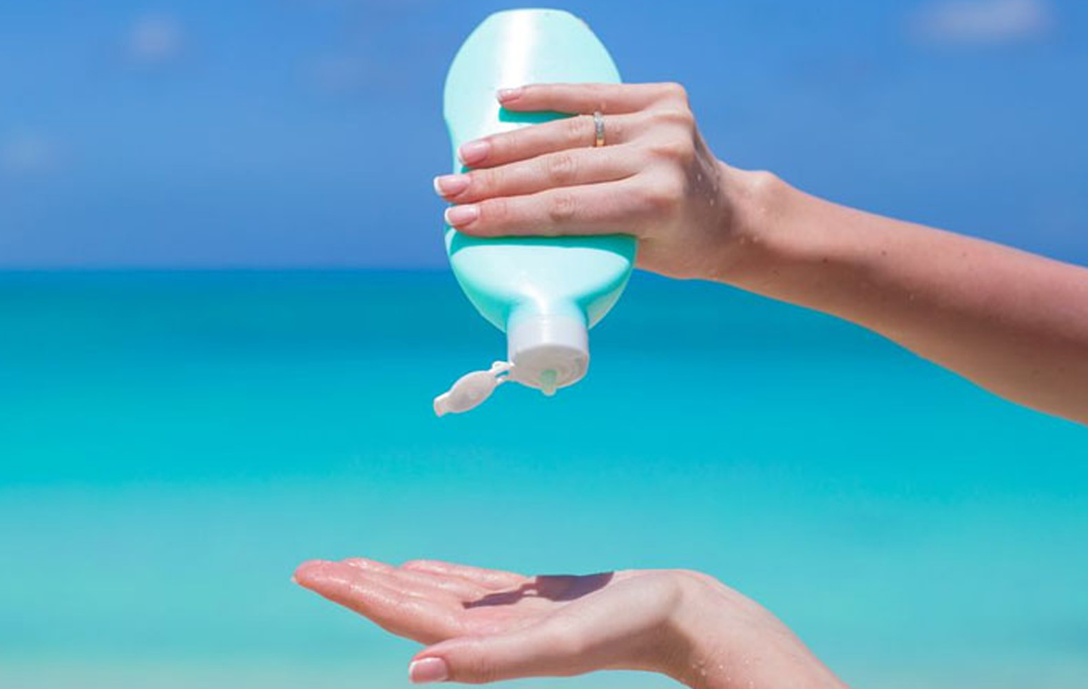 Hướng dẫn cách bôi lại kem chống nắng đúng chuẩn, hiệu quả